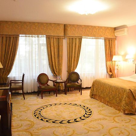 Hotel Royal Florence Кишинев Екстериор снимка