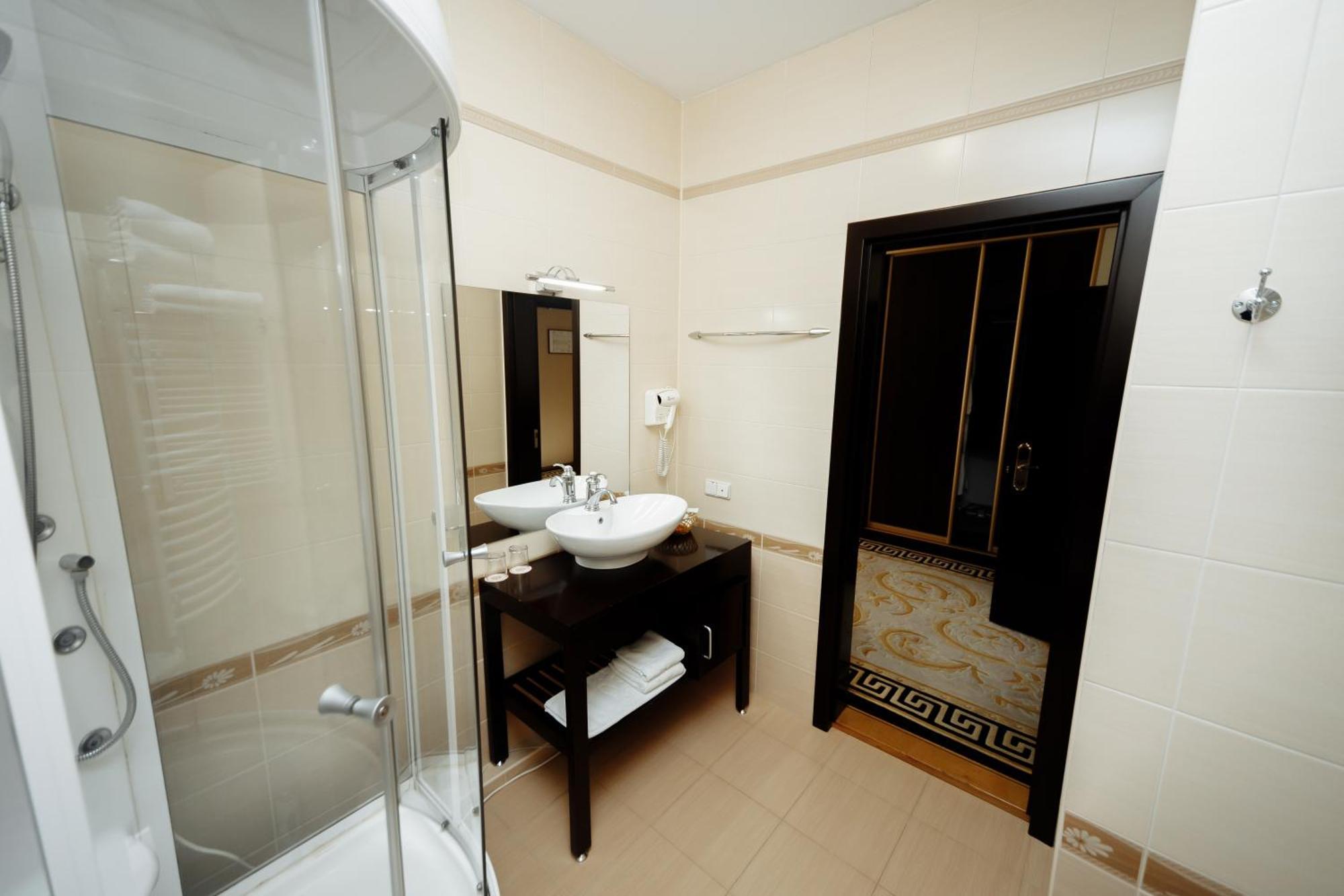 Hotel Royal Florence Кишинев Екстериор снимка