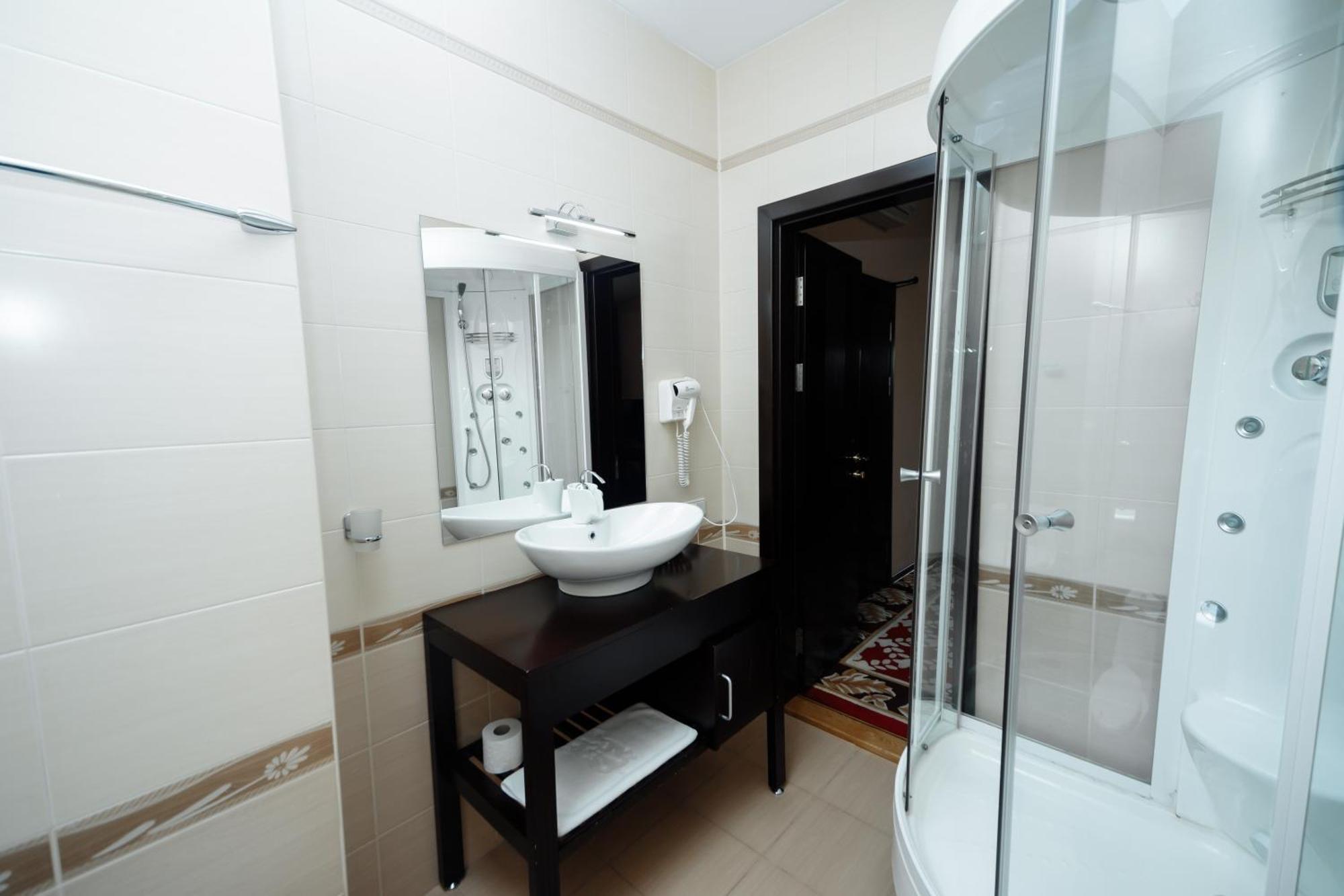 Hotel Royal Florence Кишинев Екстериор снимка