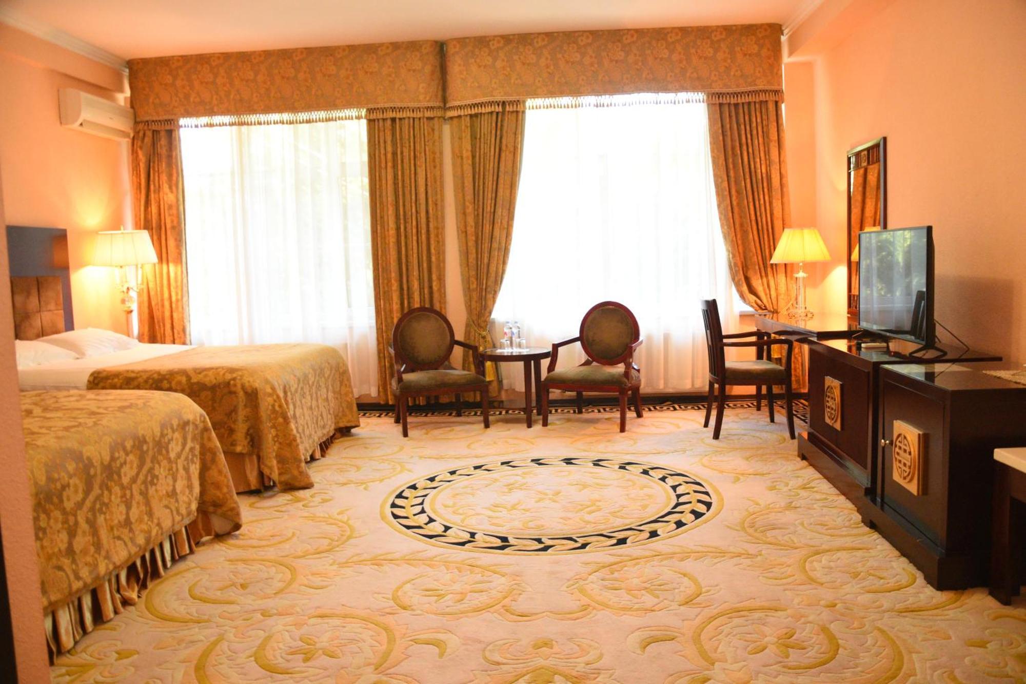 Hotel Royal Florence Кишинев Екстериор снимка