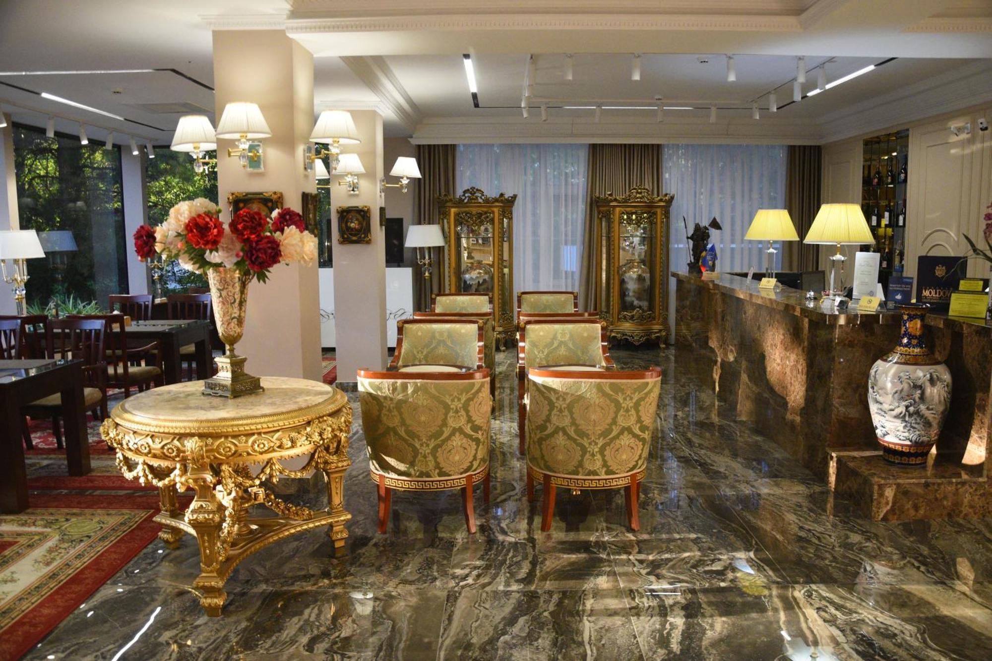 Hotel Royal Florence Кишинев Екстериор снимка